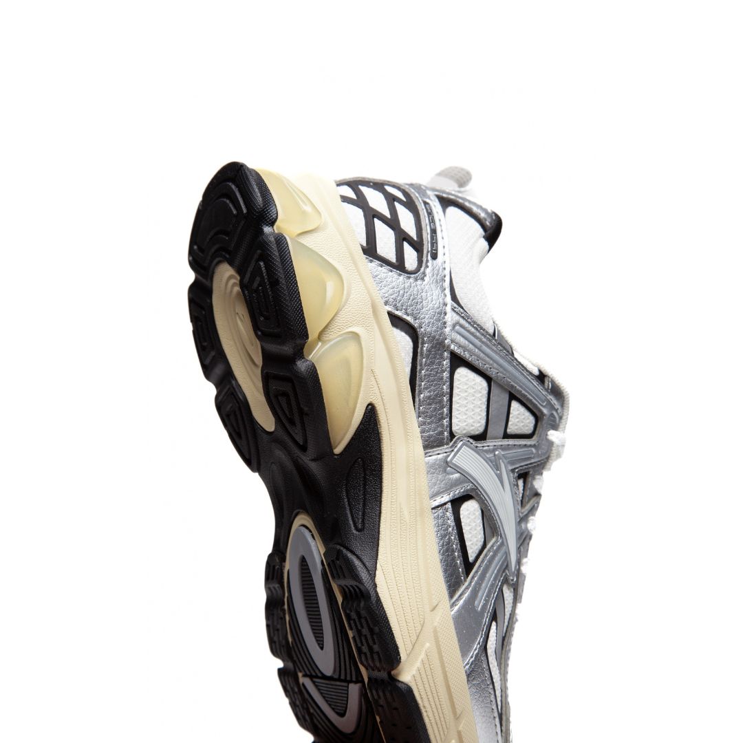 Classic Runner Casual Sneakers