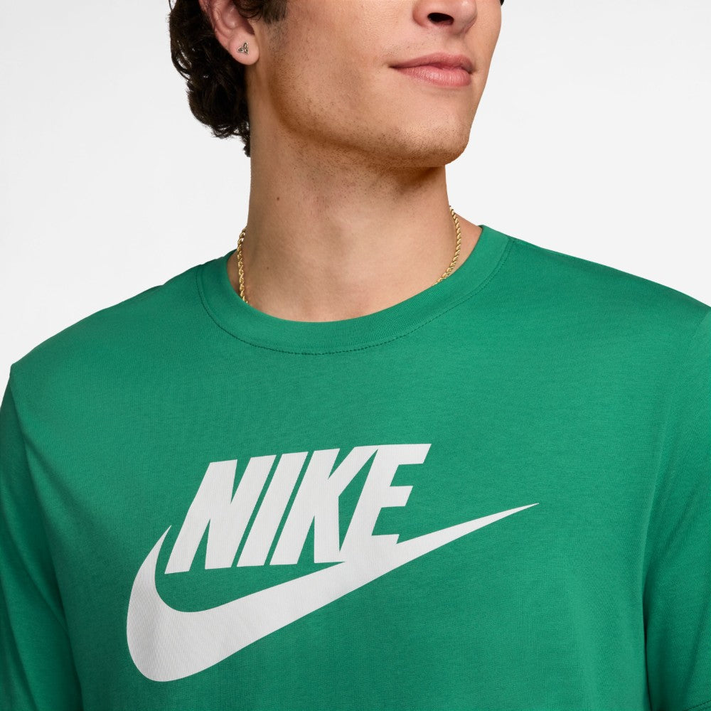 ملابس رياضية تي شيرت