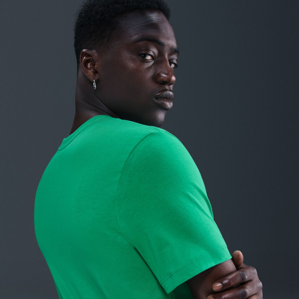 ملابس رياضية تي شيرت