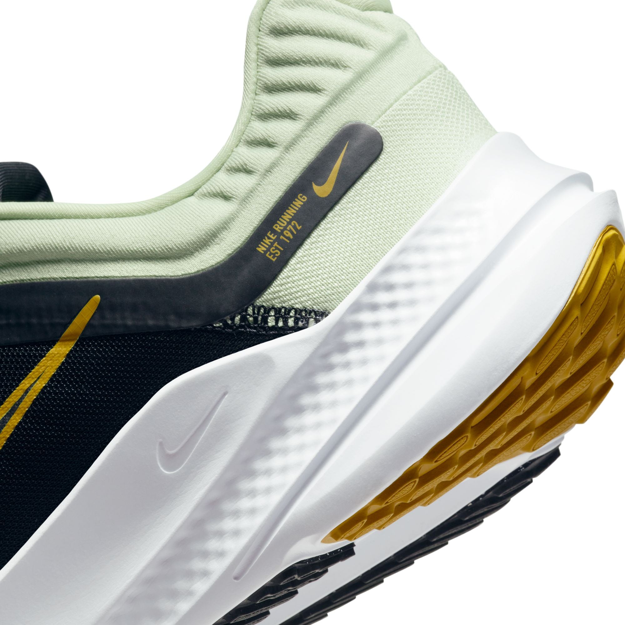 Quest 5 Running Shoes