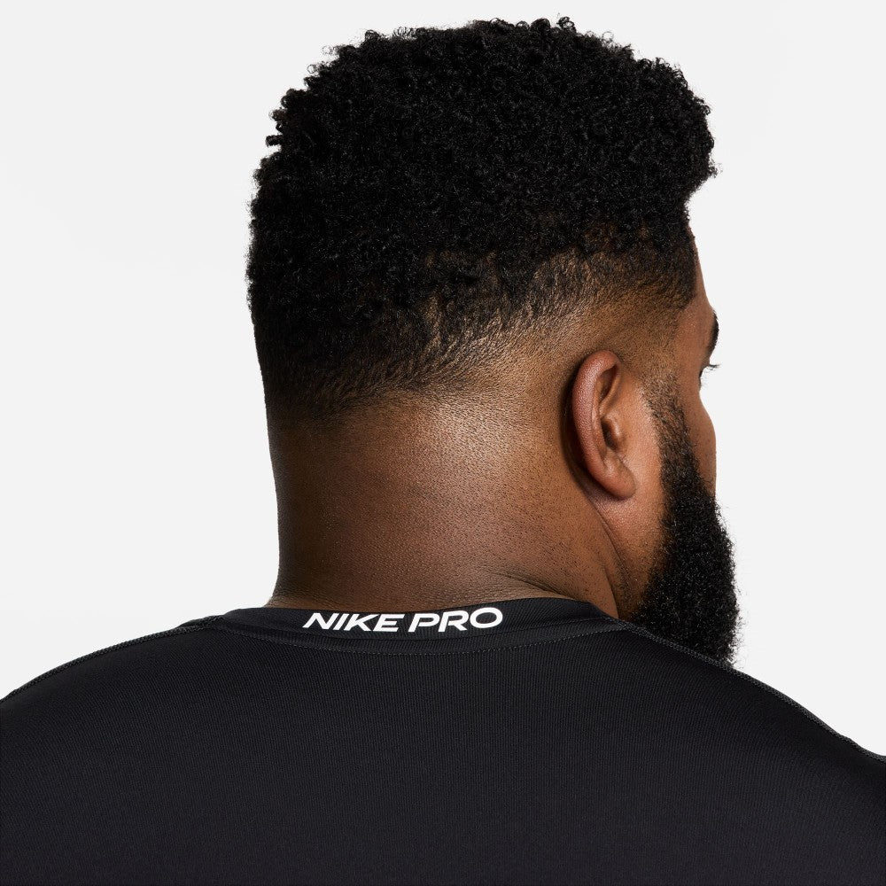 تيشيرت ضيق بدون كم  