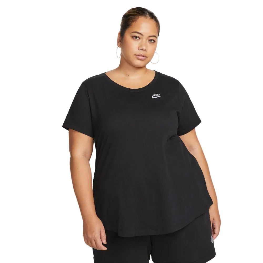 Sportswear Club Essentials T-Shirt (Plus Size)
