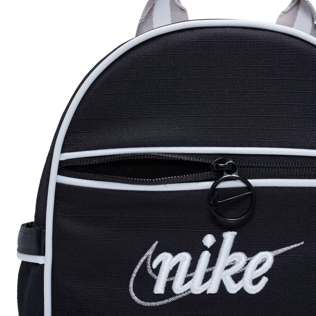 Nike フューチュラ365 ミニバックパック / ブラック FQ5559-011 Nike Sportswear Futura 365 Mini Backpack (6L) Black