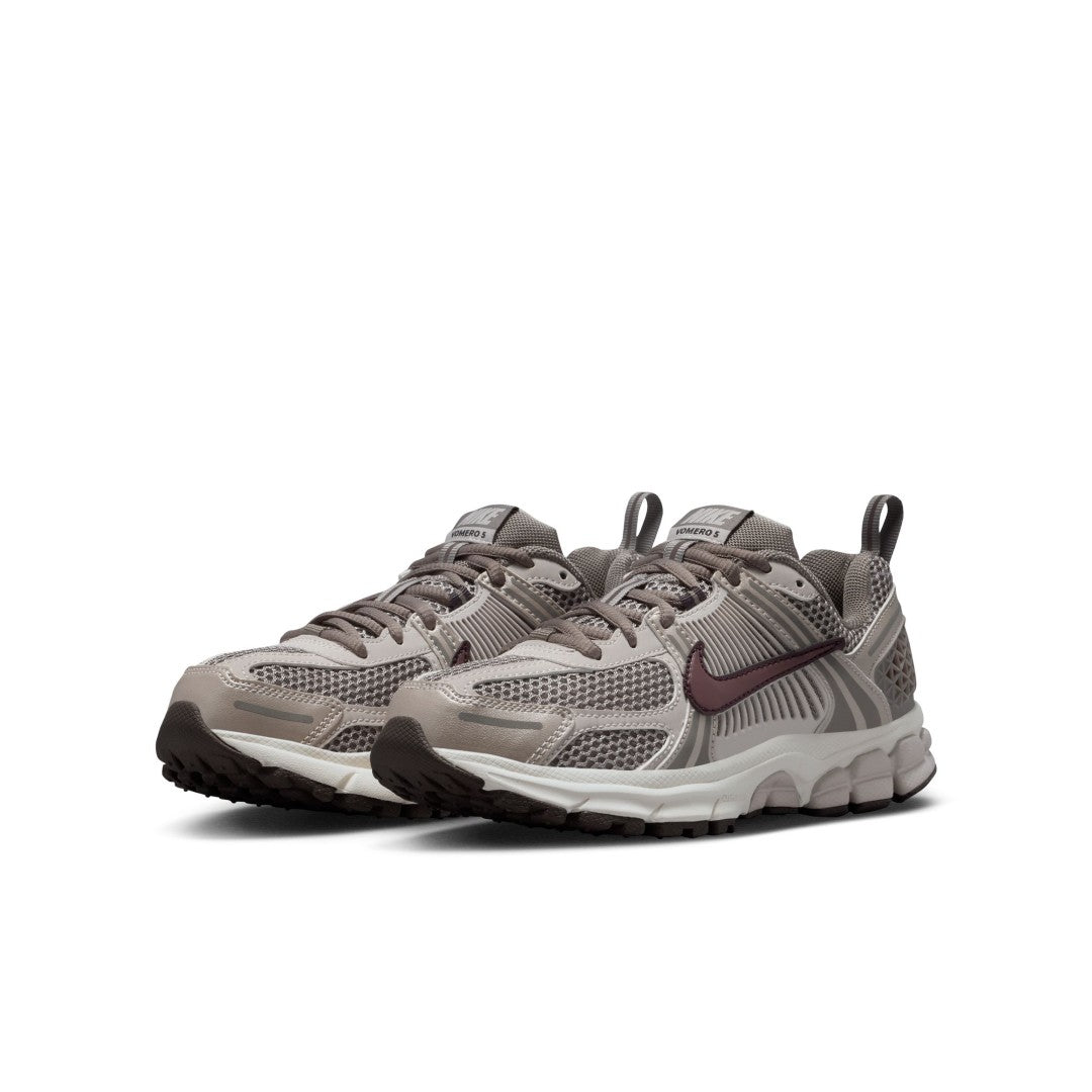 Vomero 5 Shoes