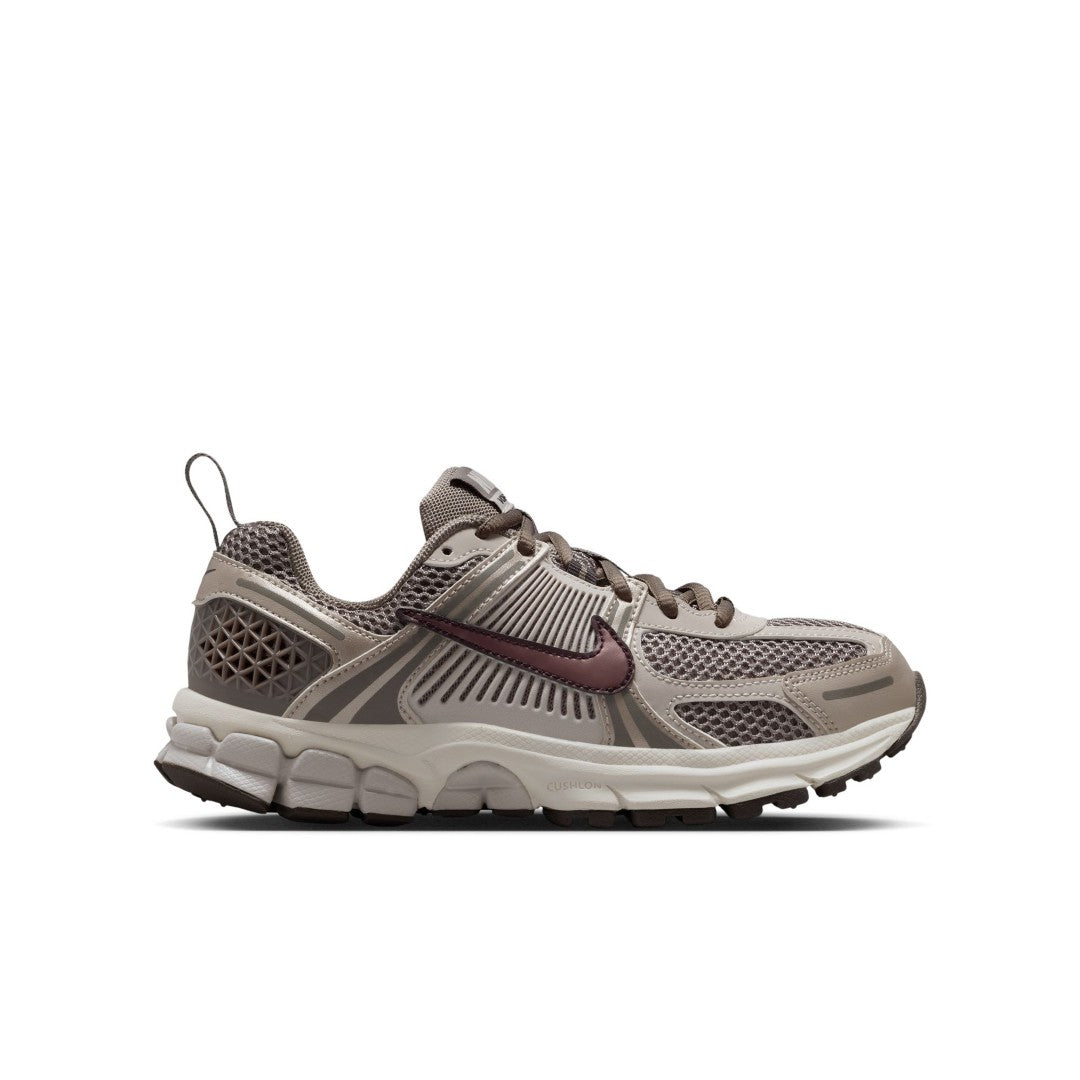Vomero 5 Shoes