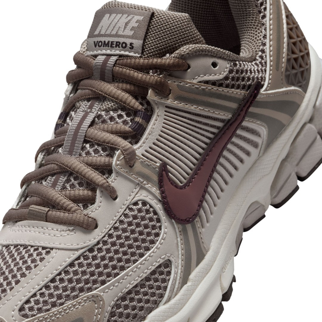 Vomero 5 Shoes
