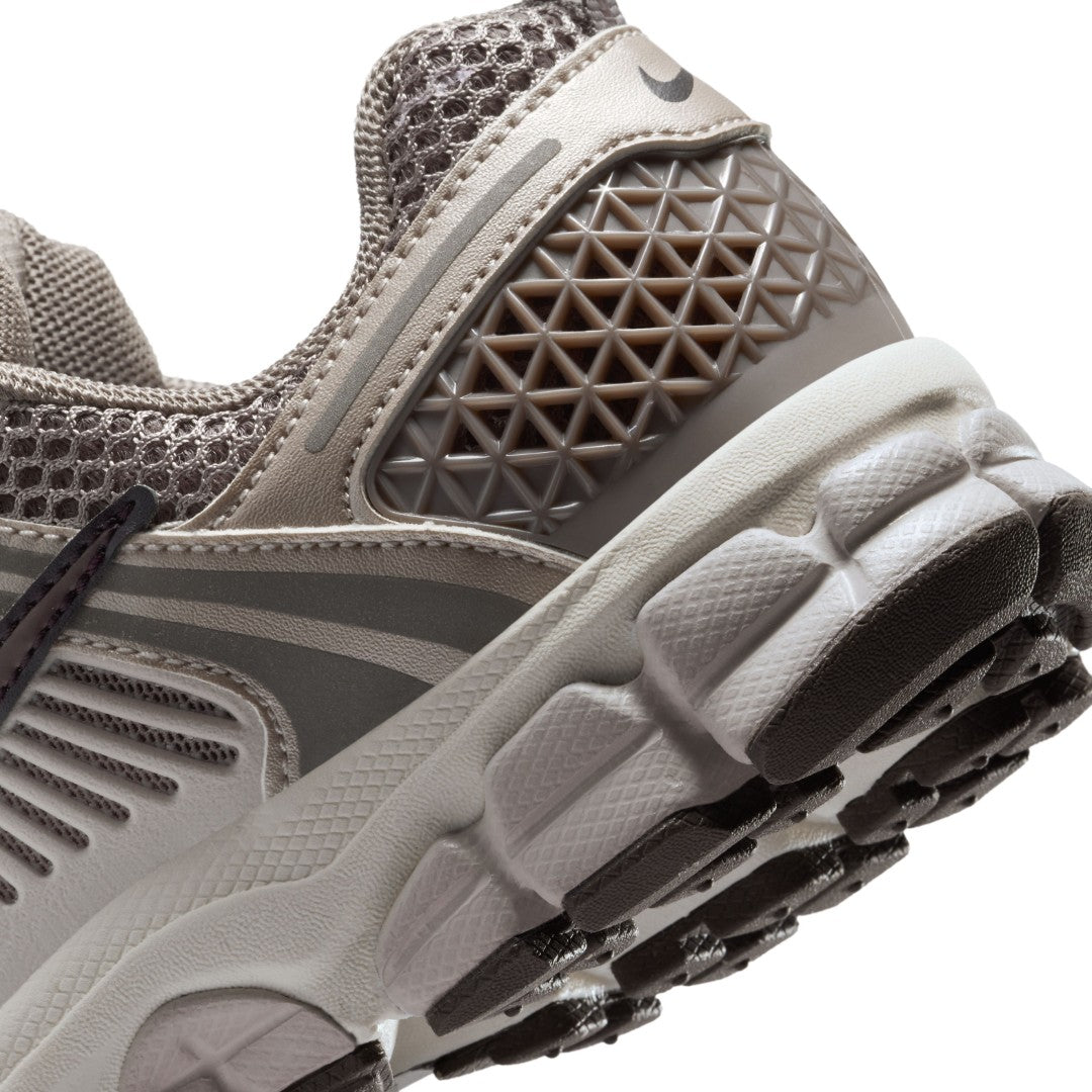 Vomero 5 Shoes