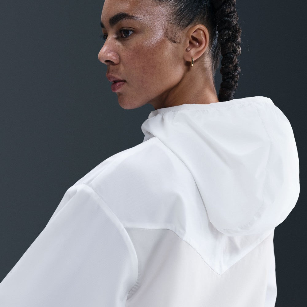 جاكيت خفيف بغطاء  