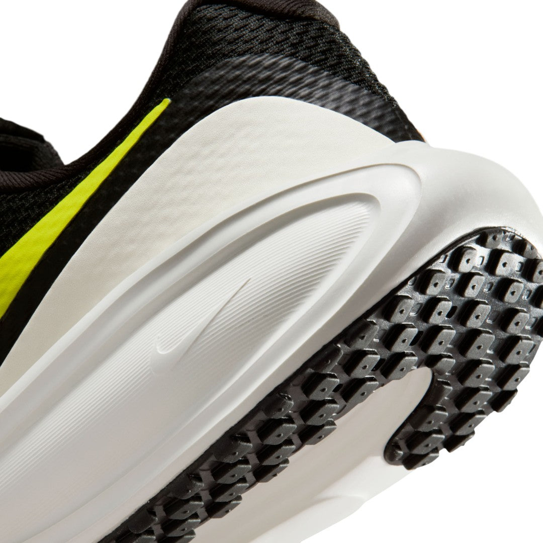 Revolution 8 Road Running Shoes