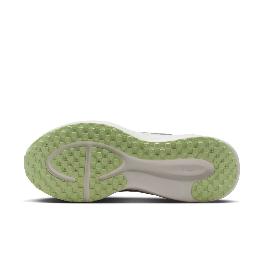 Revolution 8 Road Running Shoes
