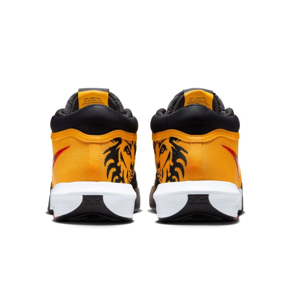 LeBron Witness VIII Basketball Shoes