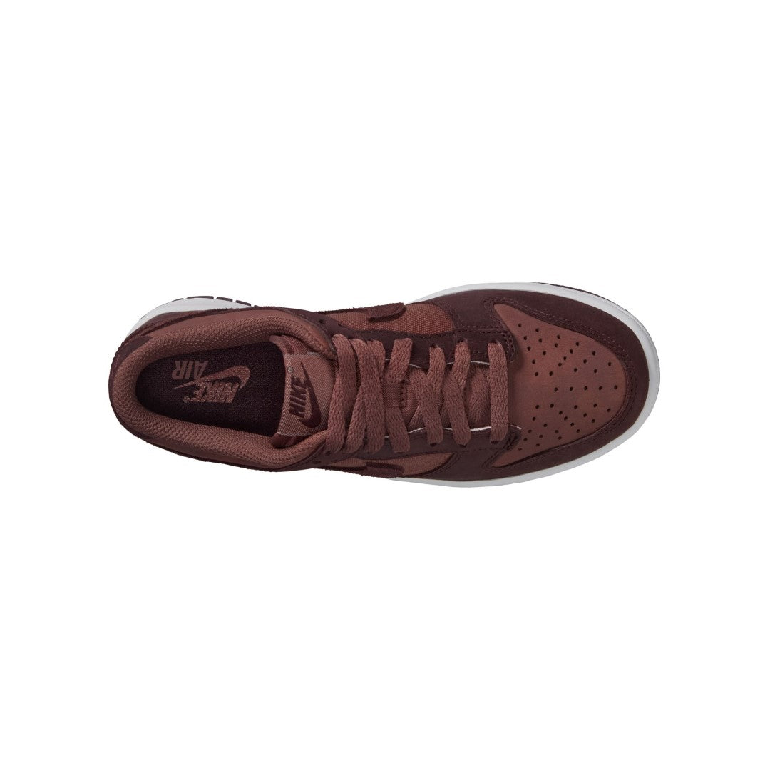 Dunk Low SE Shoes