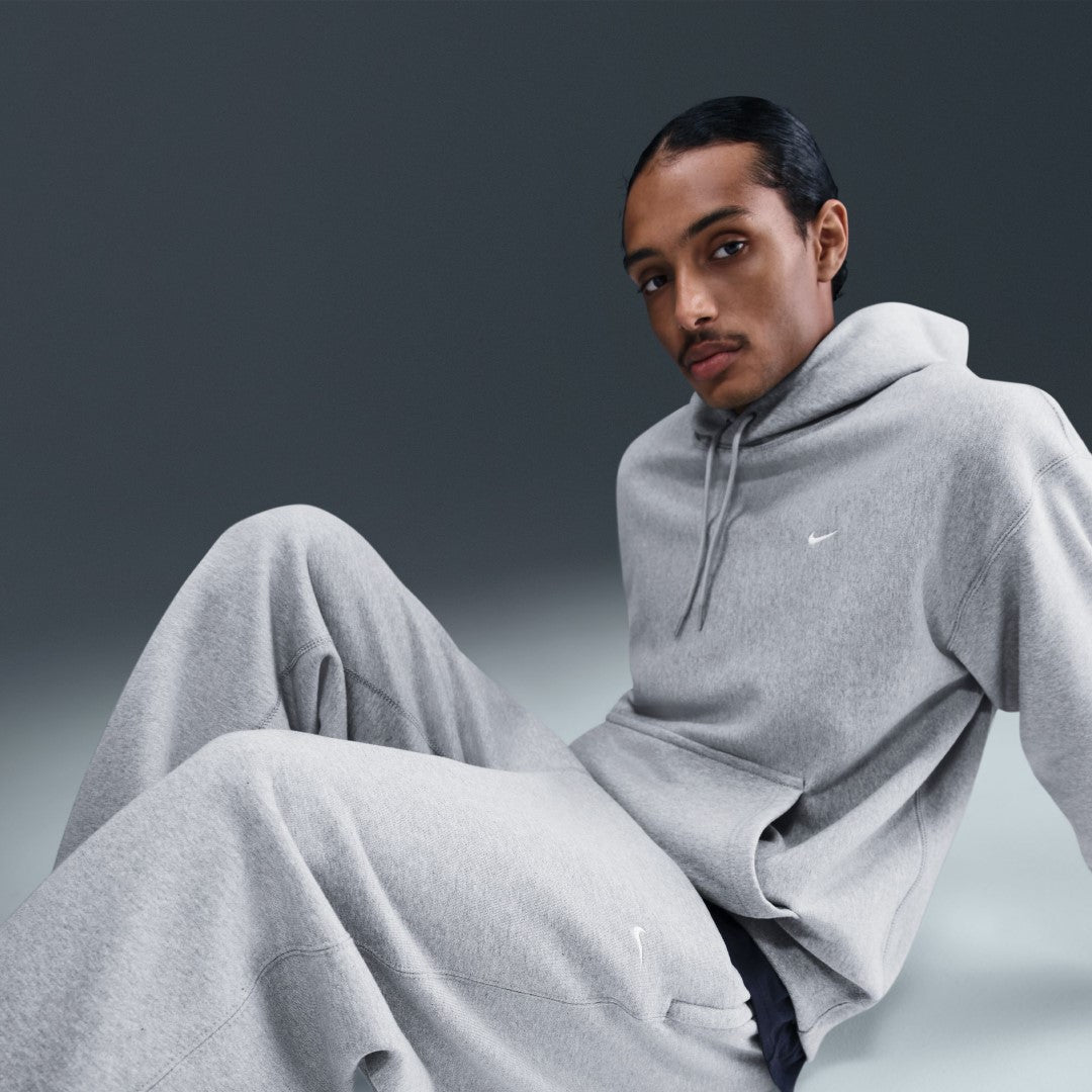 Solo Swoosh Brushed-Back Open-Hem Fleece Pants