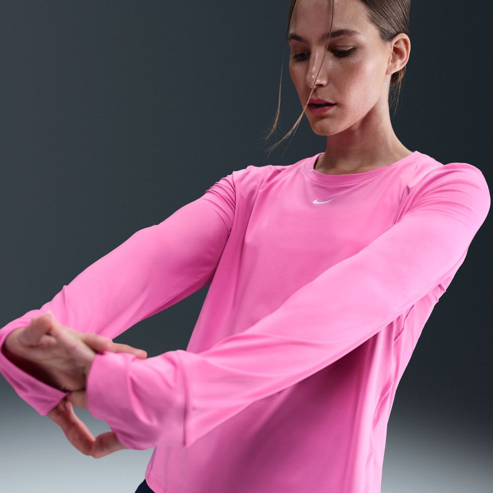 تي شيرت كلاسيكي Dri-FIT بأكمام طويلة 