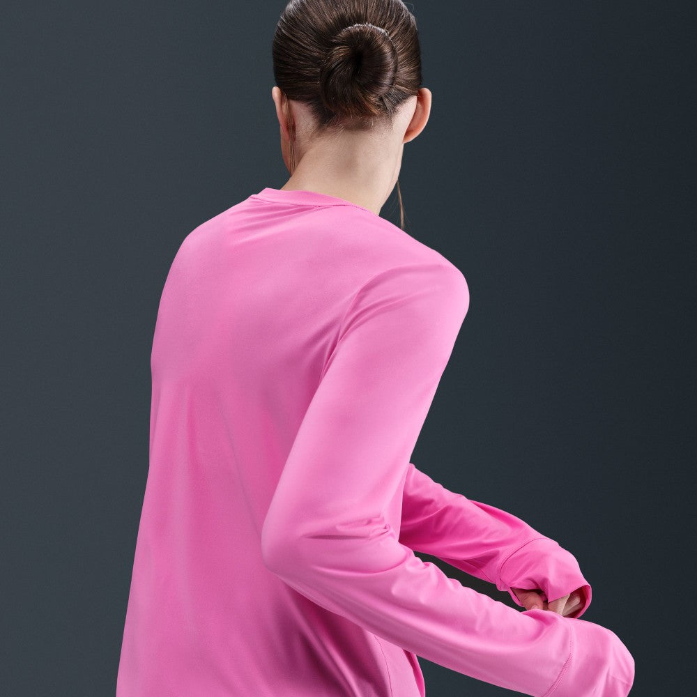 تي شيرت كلاسيكي Dri-FIT بأكمام طويلة 