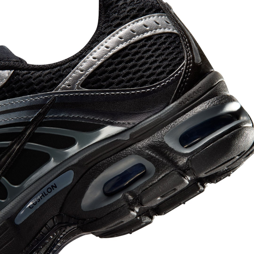 Air Max Moto 2K SE Shoes