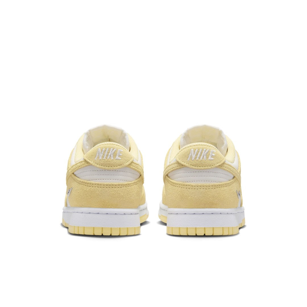 Dunk Low SE Shoes