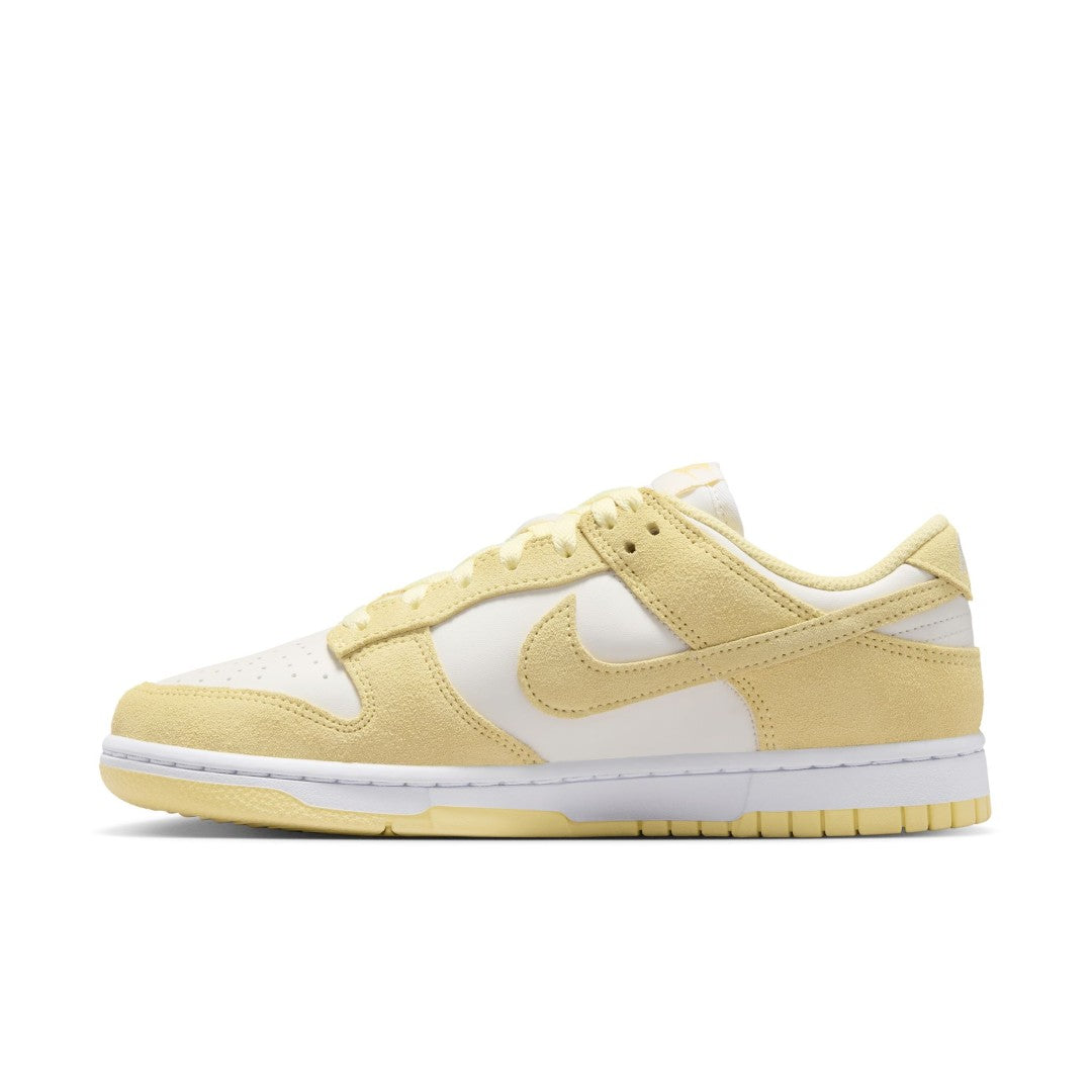 Dunk Low SE Shoes