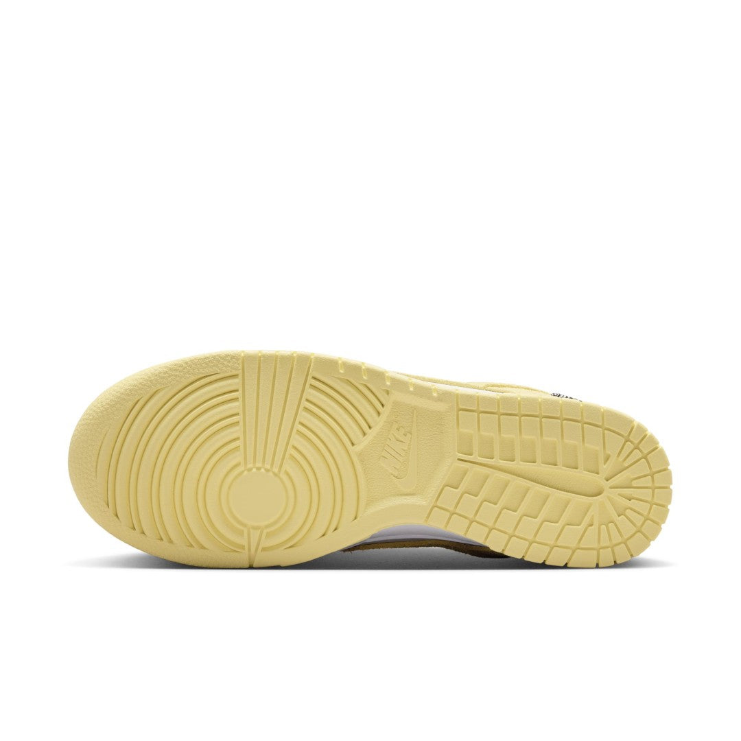 Dunk Low SE Shoes