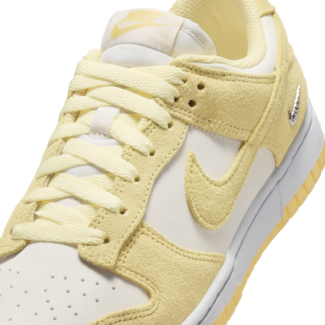 Dunk Low SE Shoes