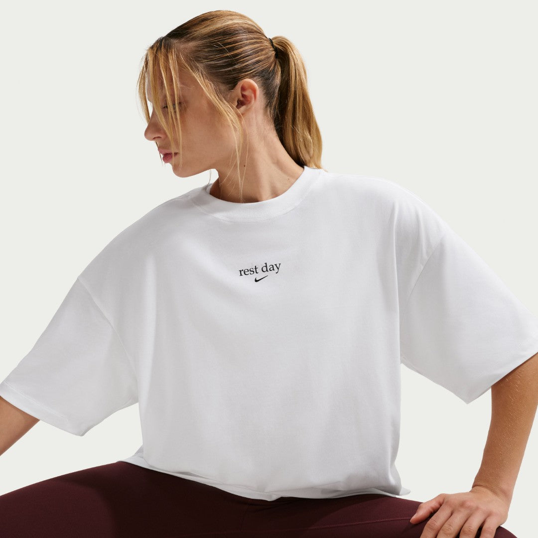 Oversized Dri-FIT Short-Sleeve T-Shirt