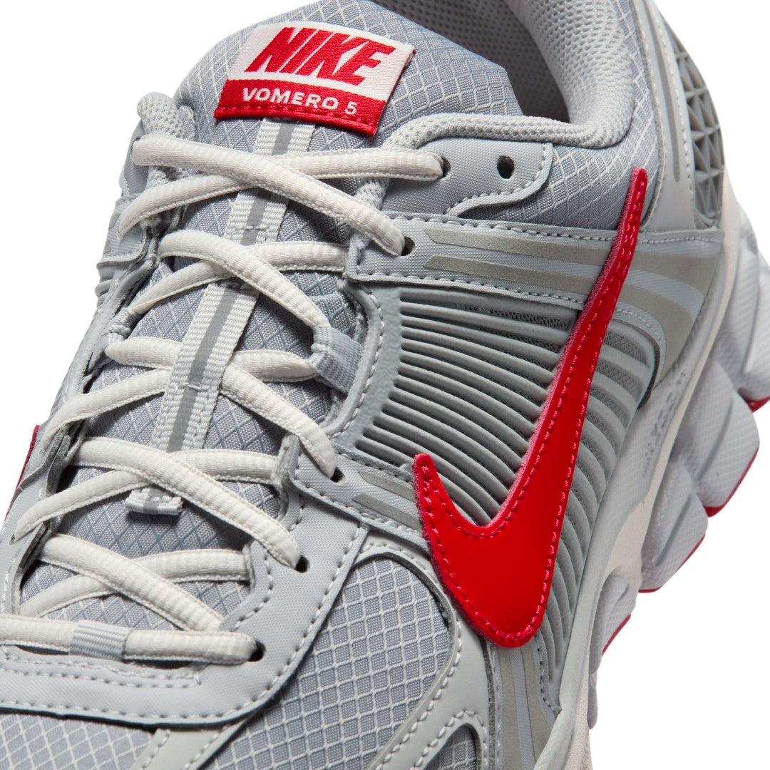 Zoom Vomero 5 SE Shoes
