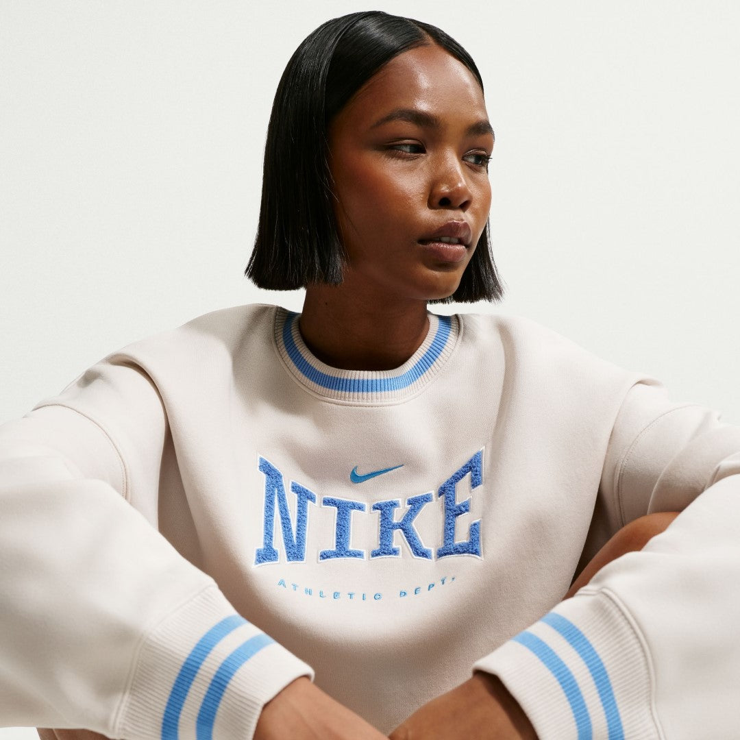 Sportswear Phoenix Fleece Oversized Graphic Crew-Neck Sweatshirt