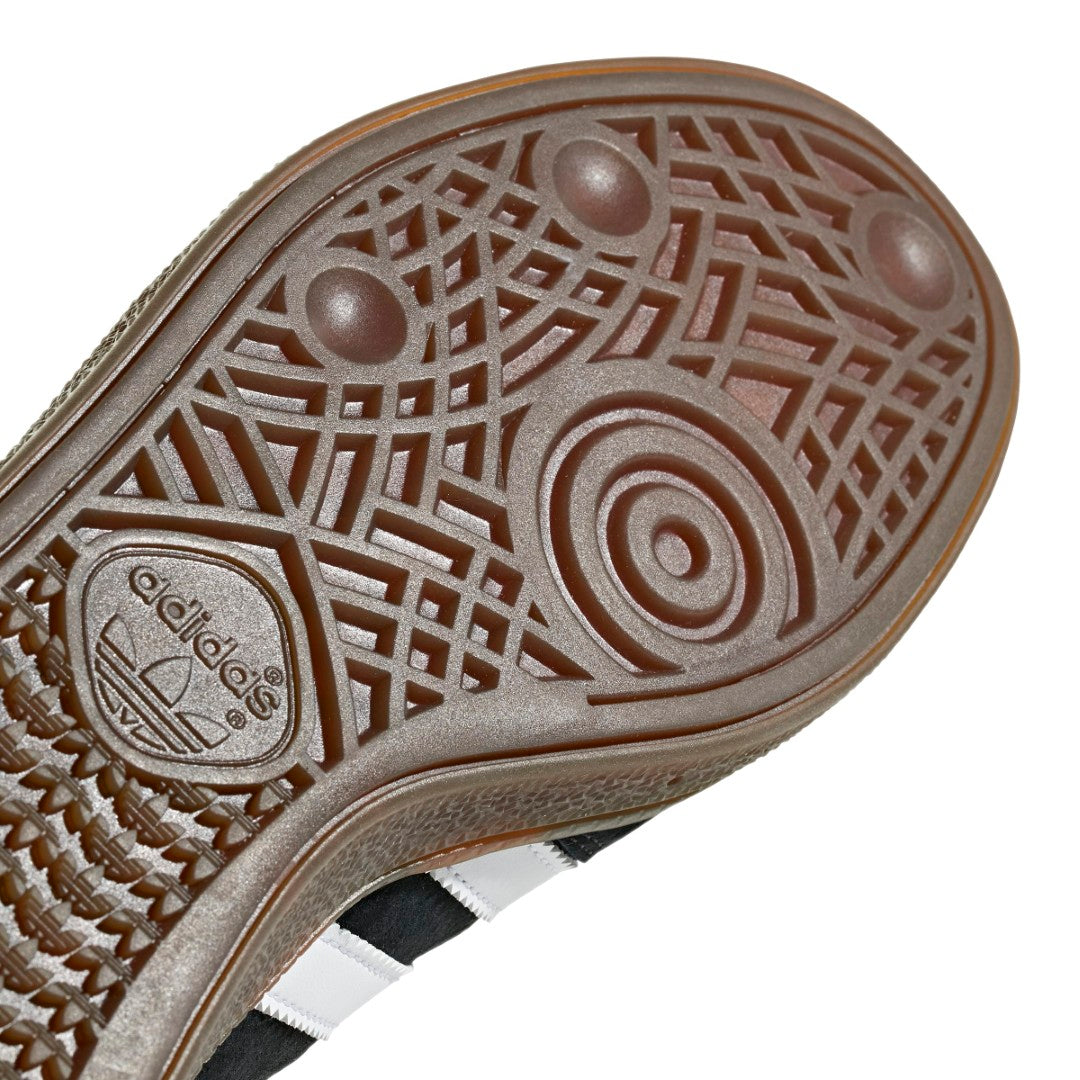 حذاء هاندبول سبيسيال