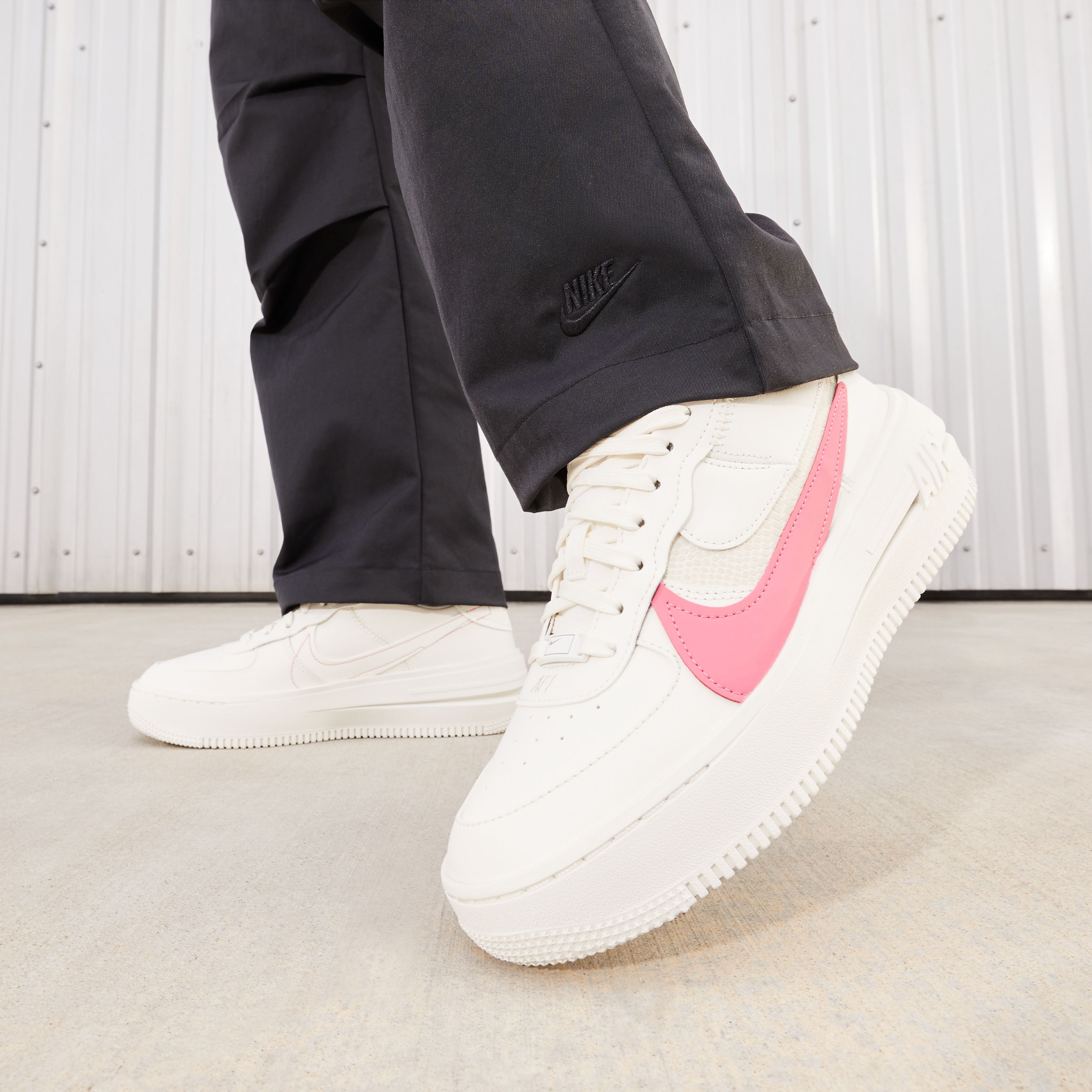 スニーカー Nike Air Force 1 PLT.AF.ORM Medium Soft Pink Amazon | Nike レディース スタンダード スタイルネーム