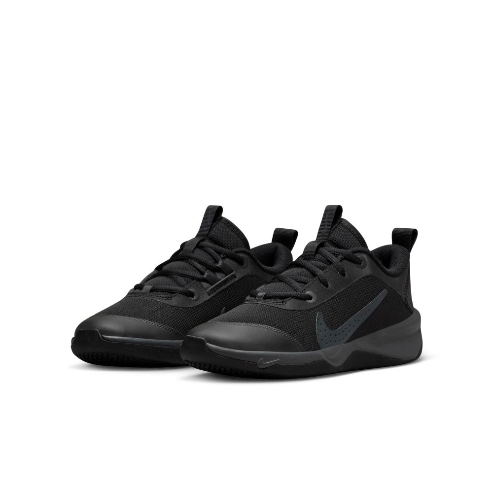 black nike indoor shoes