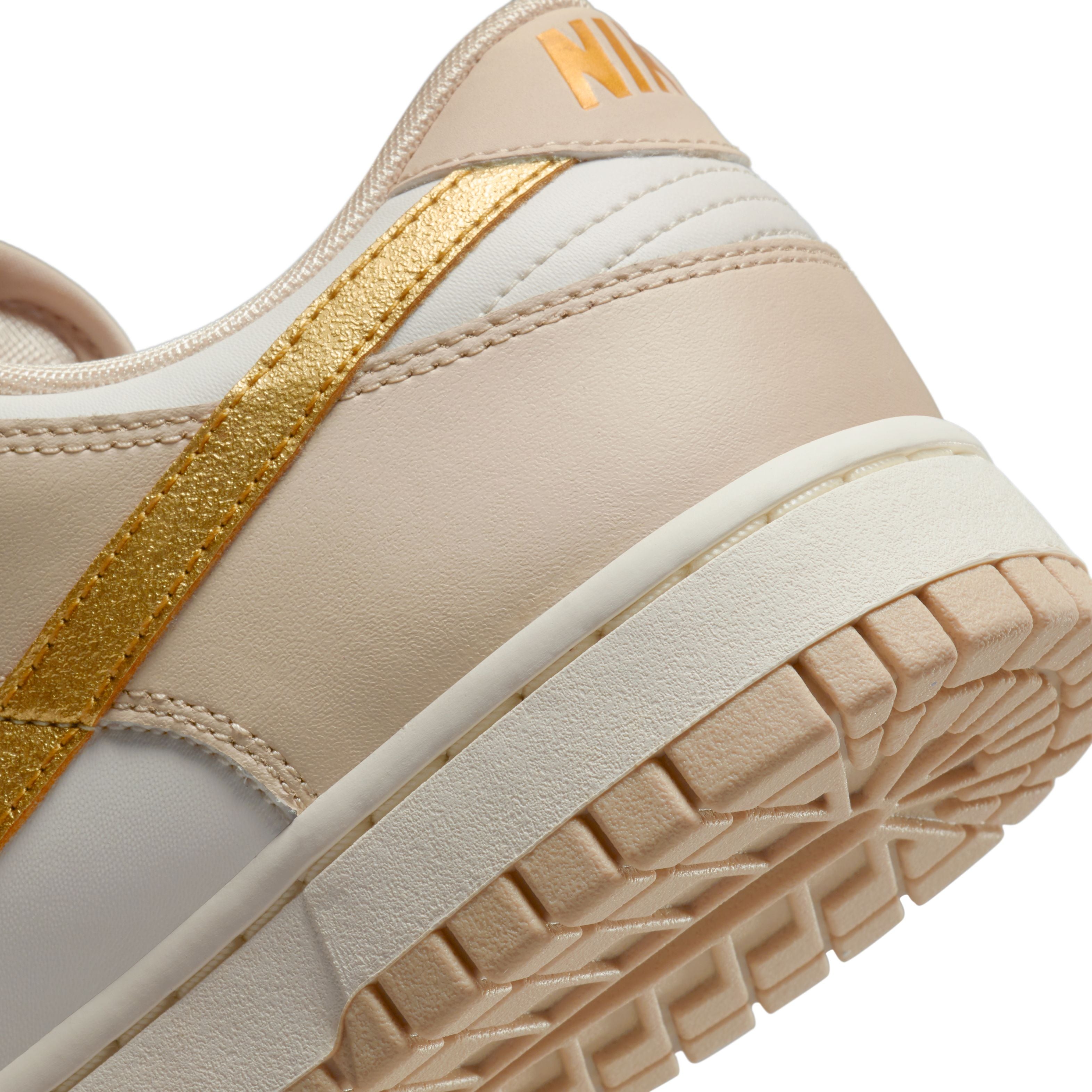 Dunk Low Lifestyle Shoes