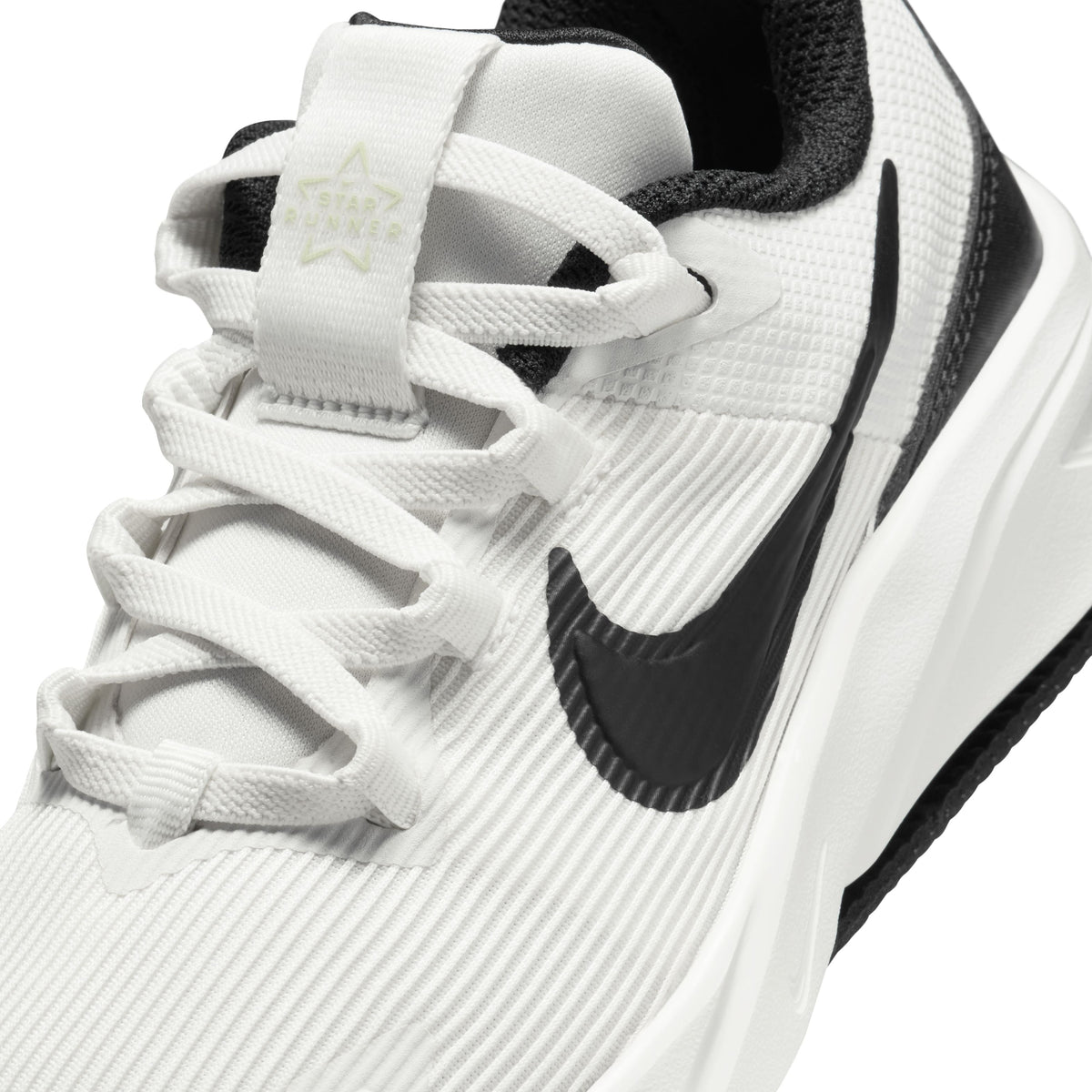 Star Runner 4 Road Running Shoes