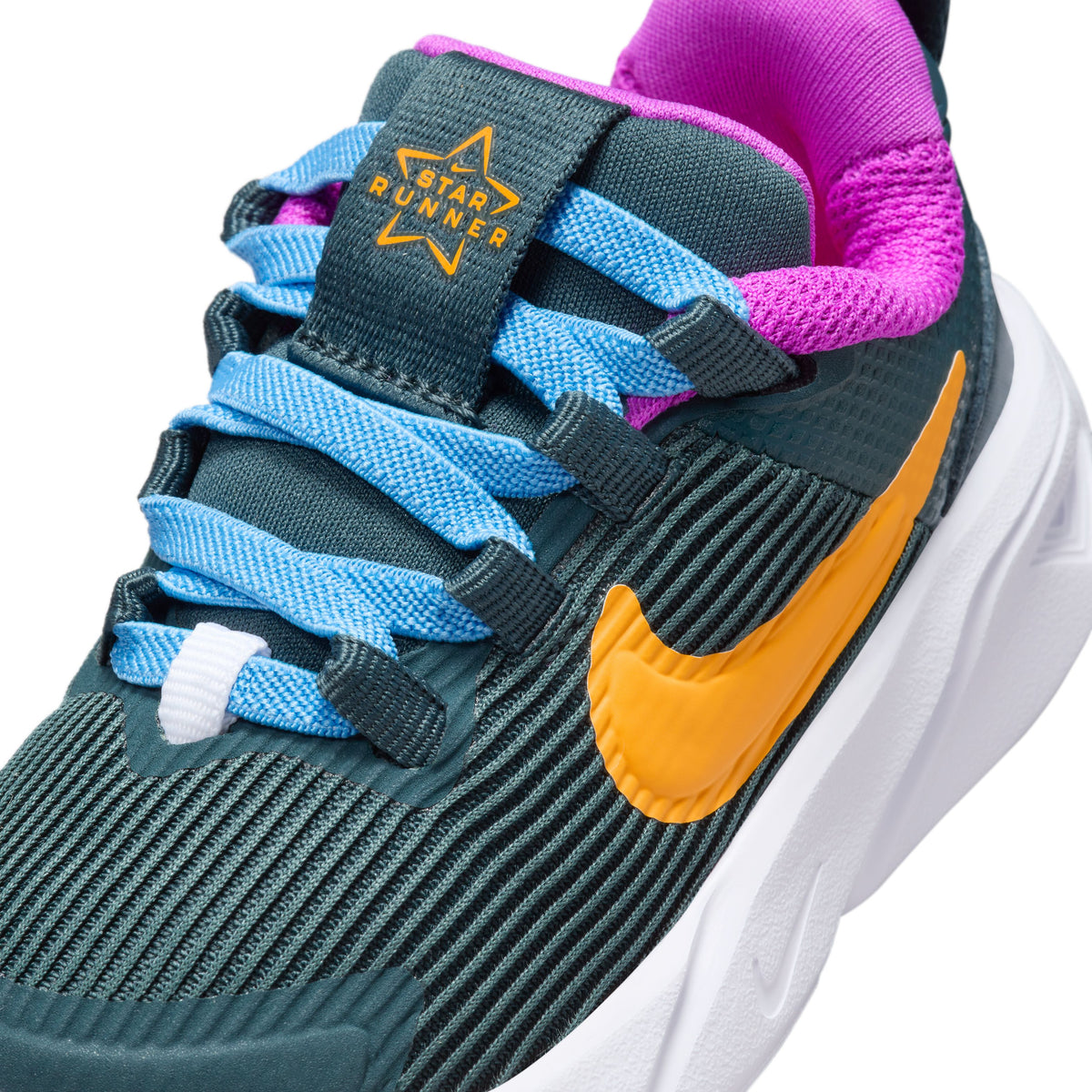Star Runner 4 Road Running Shoes