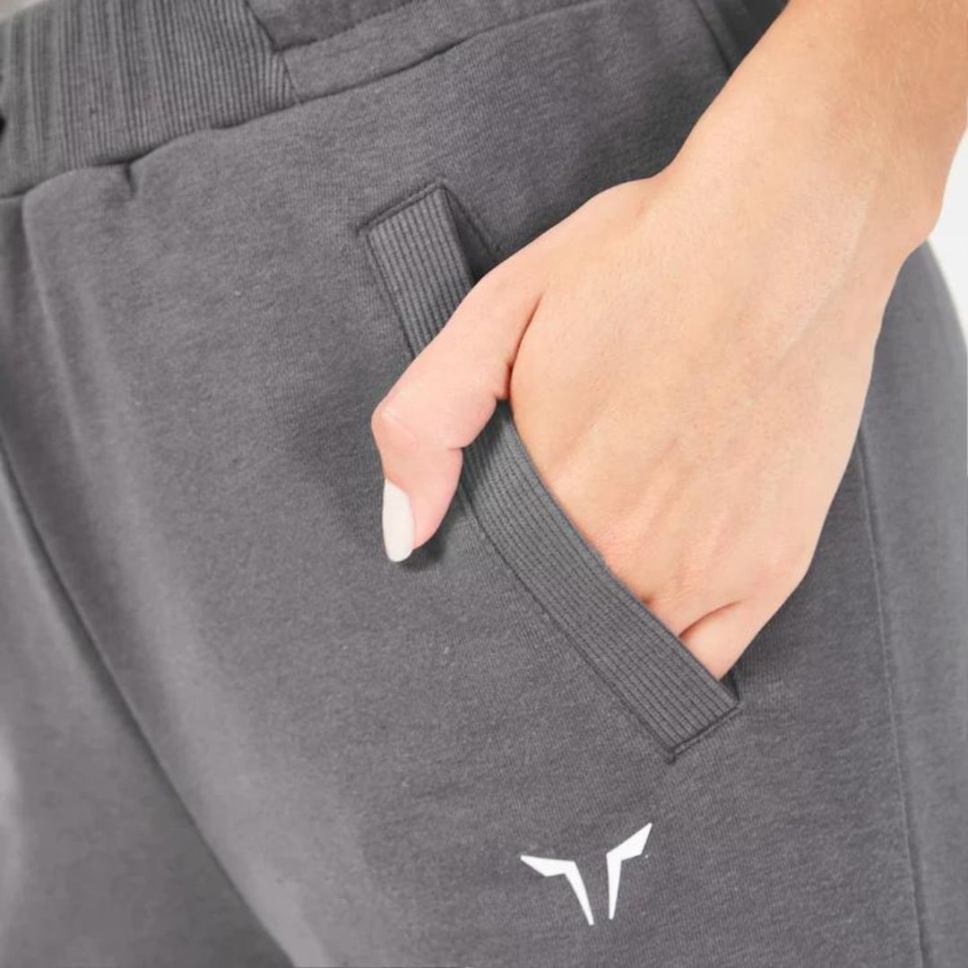 Essential Relaxed Pants