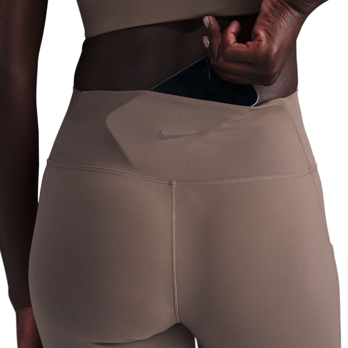 One High-Waisted 7/8 Leggings With Pockets