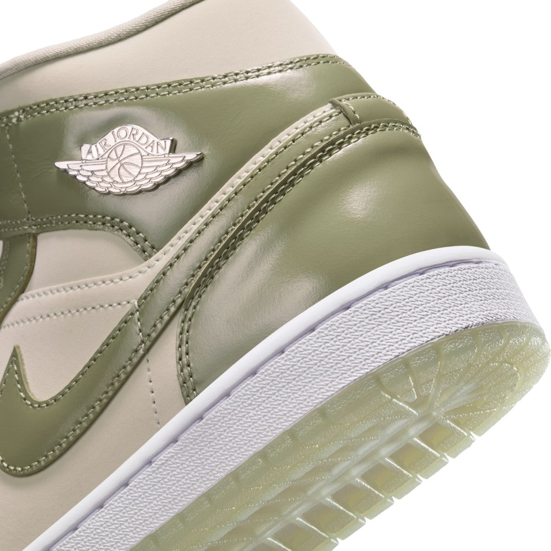 Air Jordan 1 Mid SE Shoes