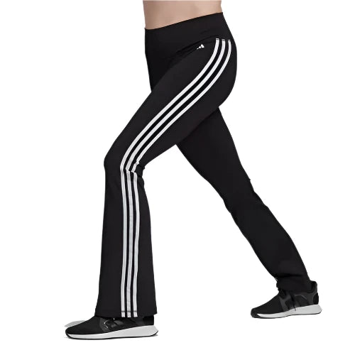 Training Essentials Flared Leggings