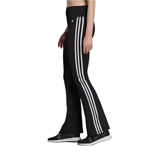 Training Essentials Flared Leggings