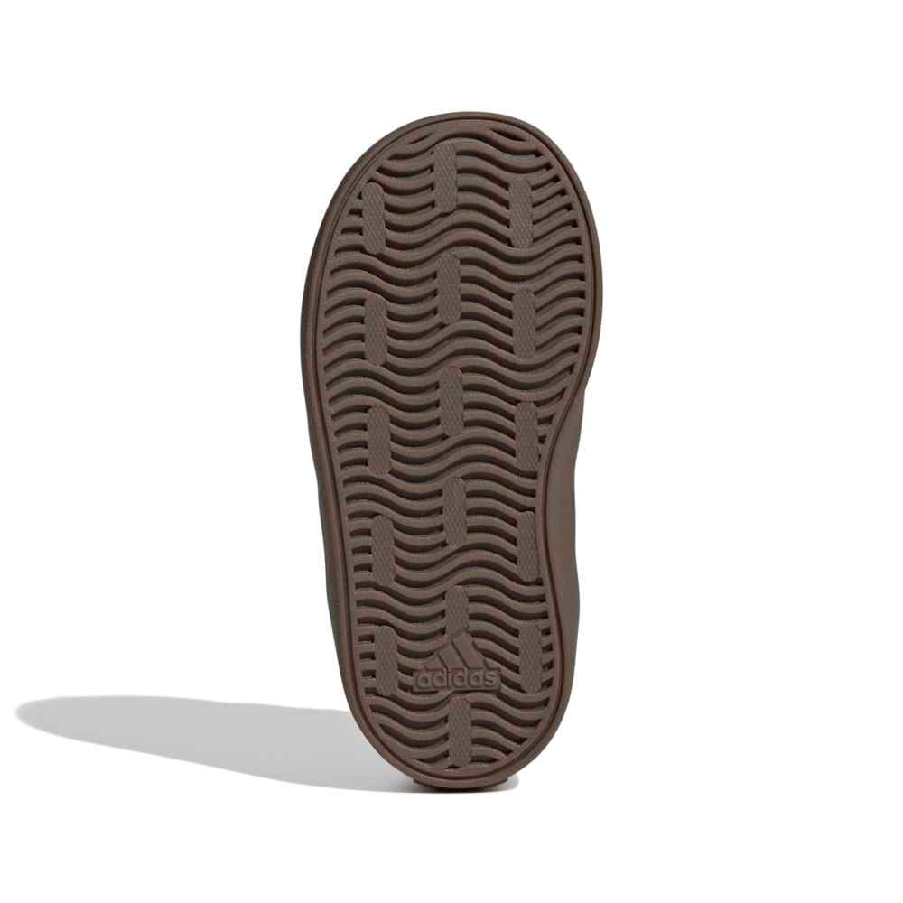 حذاء في ال كورت 3.0