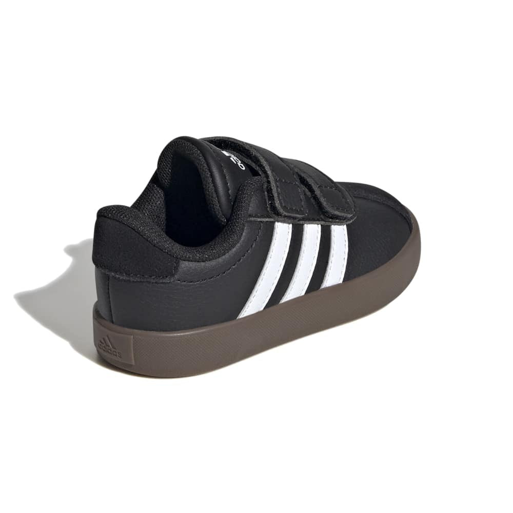 حذاء في ال كورت 3.0