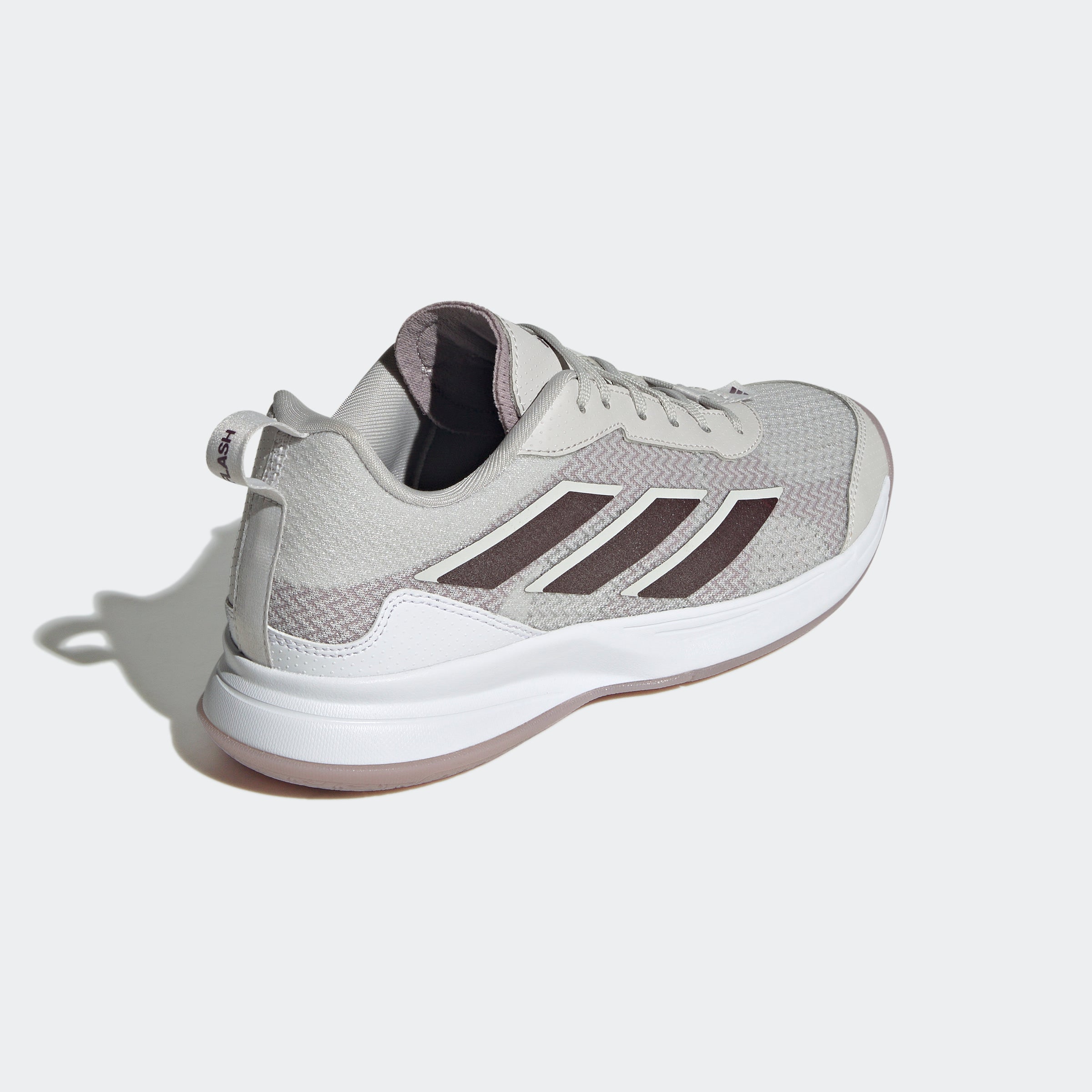 Avaflash Low Tennis Shoes