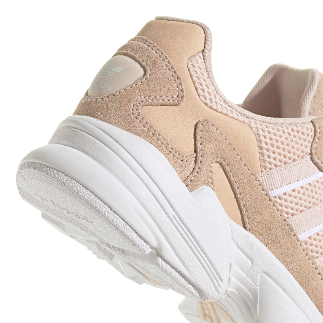 حذاء للاستخدام اليومي فالكون