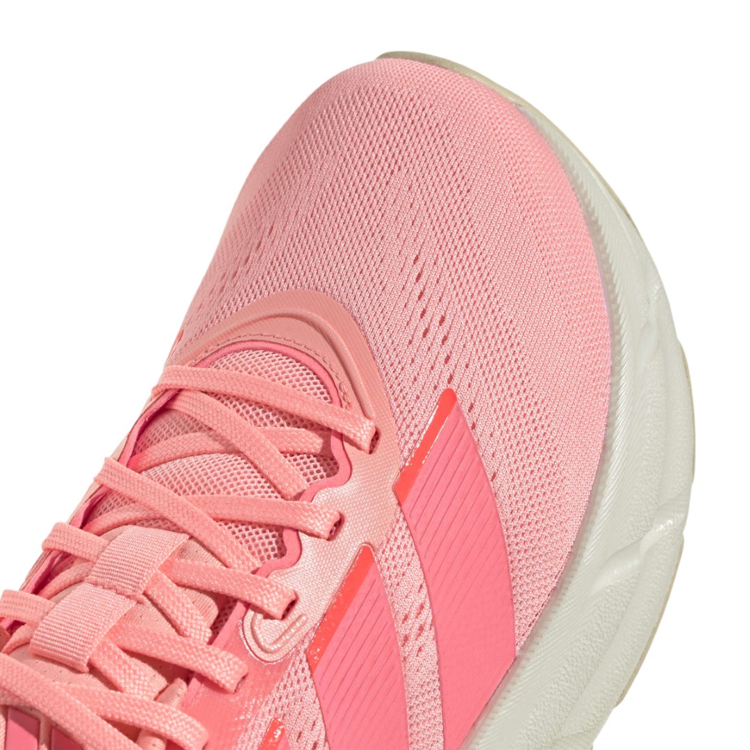 Questar 4 Running Shoes