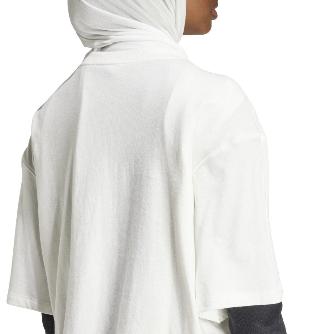 تي شيرت بشعار Adibreak الجرافيكي