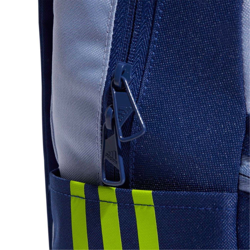 شنطة ظهر ببادج رياضي