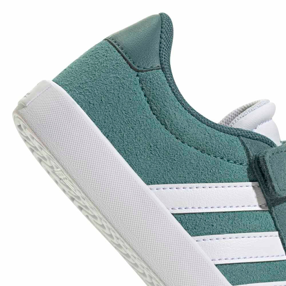 حذاء في ال كورت 3.0