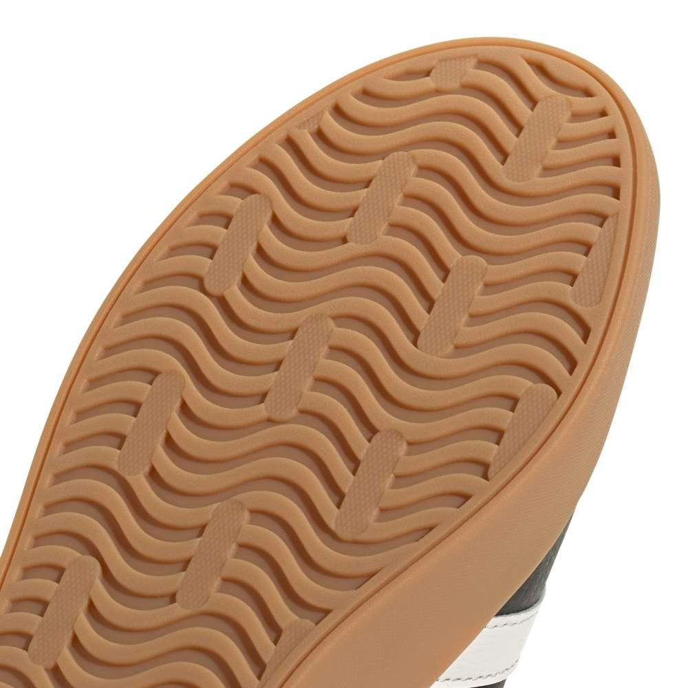 حذاء في إل كورت 3.0