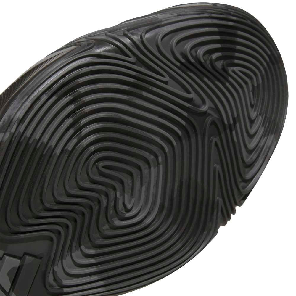 حذاء باسكتبول انيشياشن