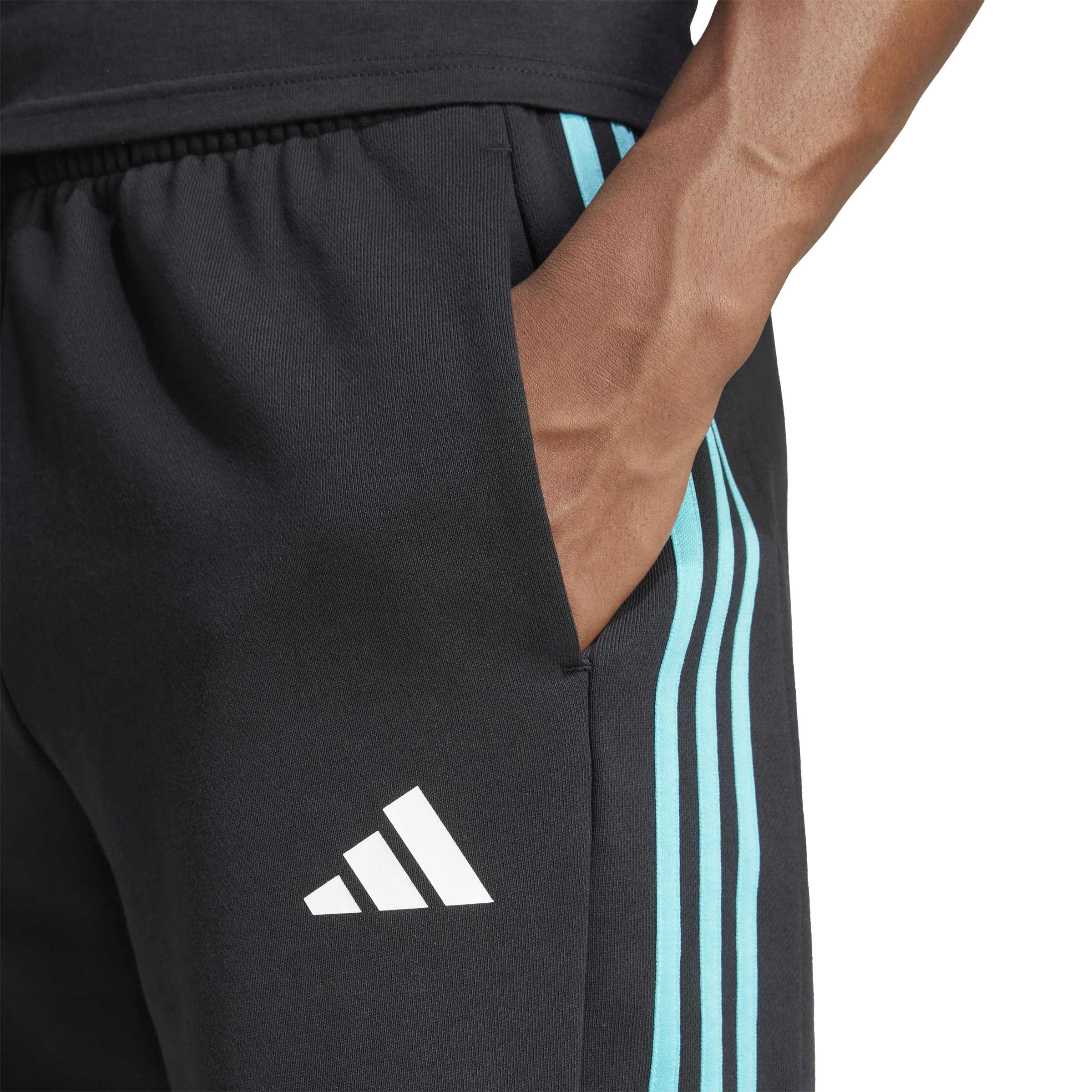 Mercedes-AMG Petronas Formula One Team DNA Short