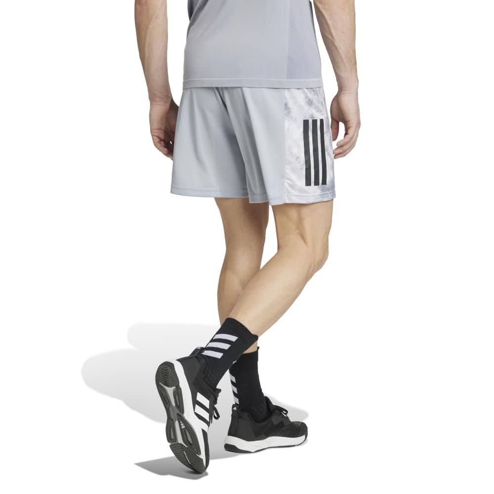 Train Essentials Seasonal 3-Stripes Short